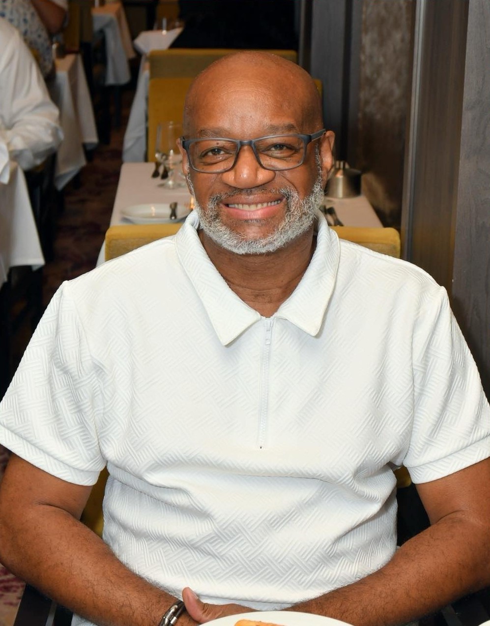 Cruise Brothers Travel Agent Joe Robinson